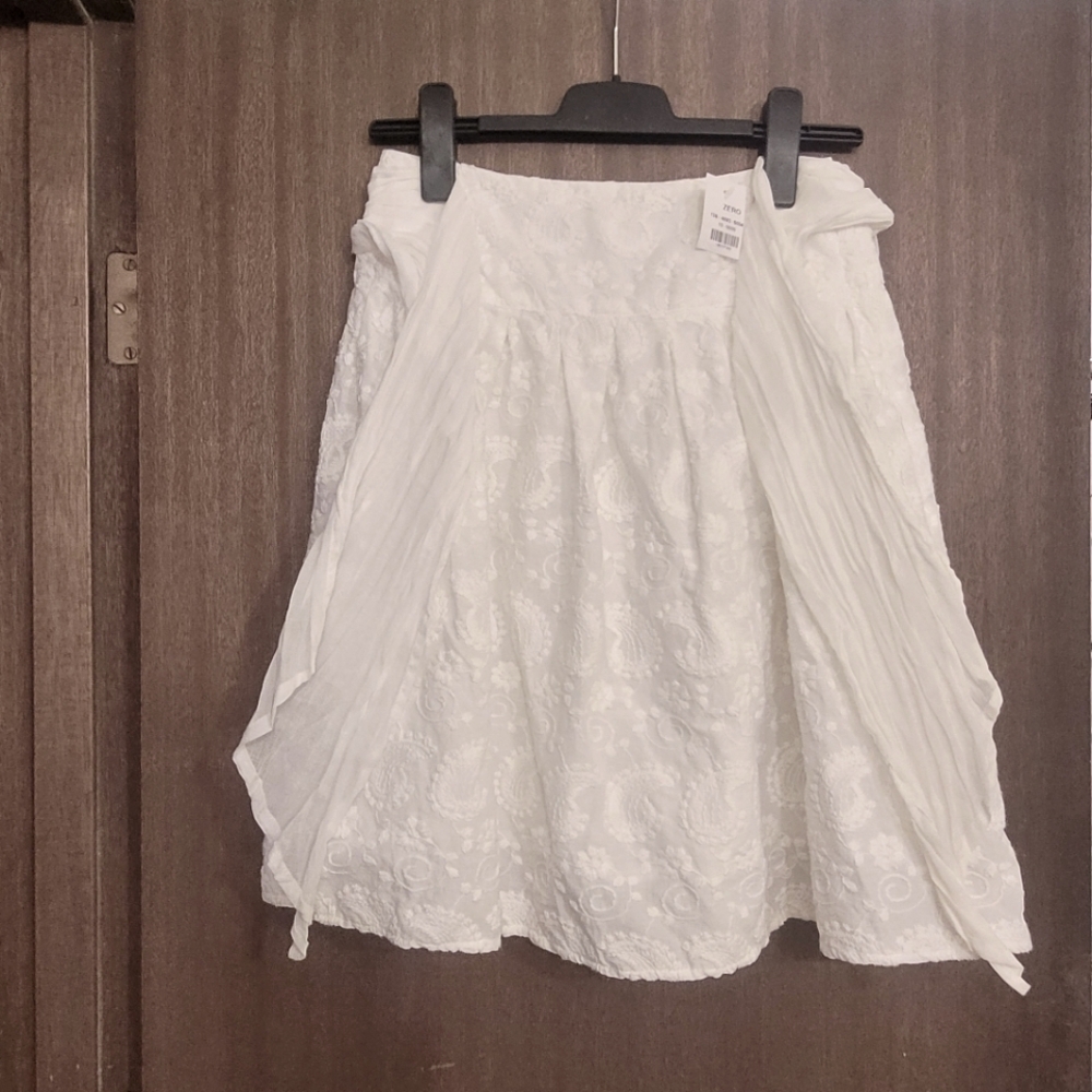 NWT Suzy Shier Embroidered cotton skirt A Line Ivory Eyelet Lace